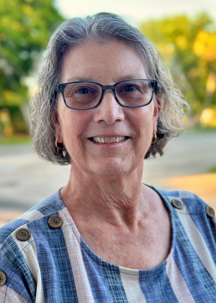 CarolynThomson2025HeadshotPicture